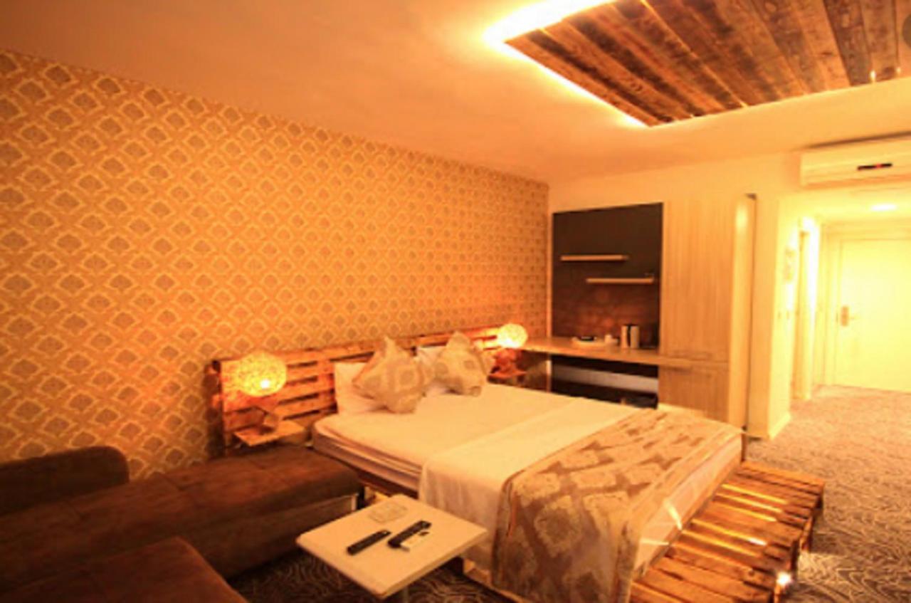 The Tuyap Ozyurtlarsuites Istanboel Buitenkant foto